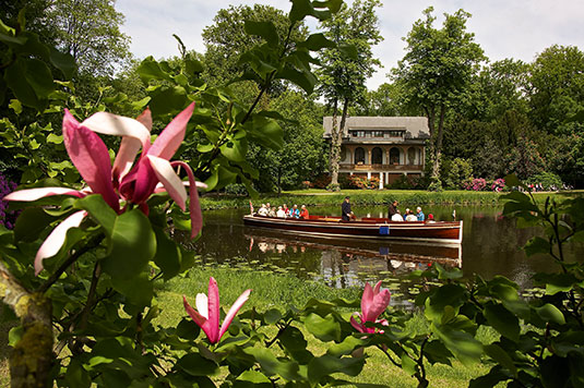 MS MARIE vor der Meiereivilla, Foto: Jochen Mönch MS MARIE vor der Meiereivilla, Foto: Jochen Mönch